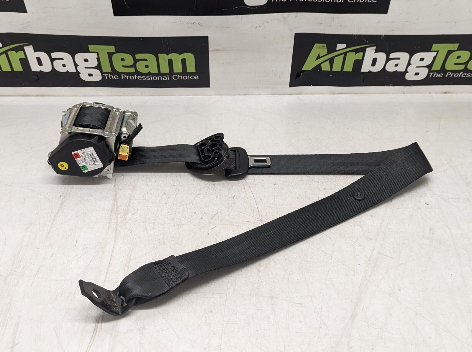 Volkswagen-Tiguan-2016-2020-OSR-Offside-Driver-Rear-Seatbelt-265923650170