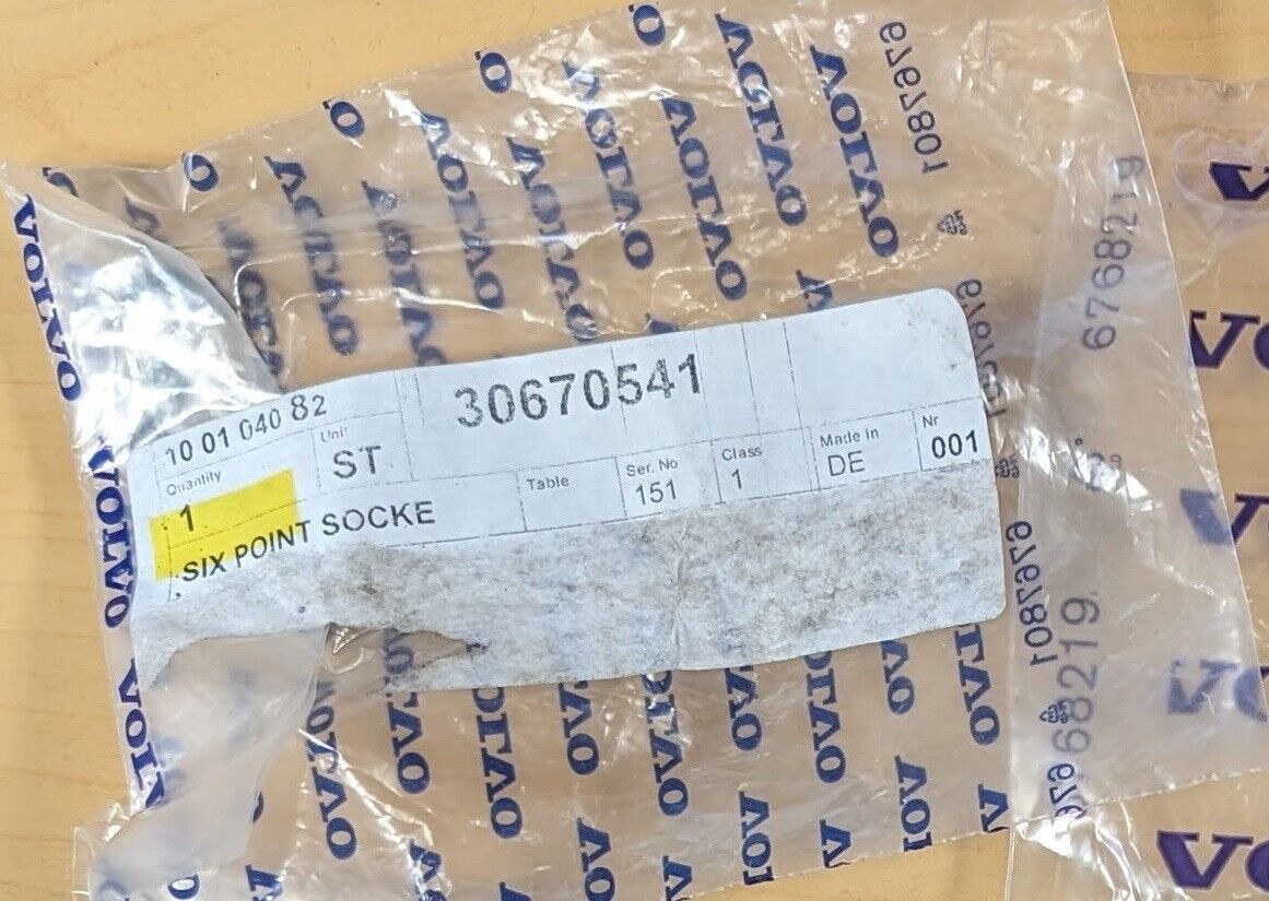 Volvo-Miscellaneous-Flange-Sems-screwsSix-Point-SocketJubilee-ClipPlastic-Nut-256332386190-9