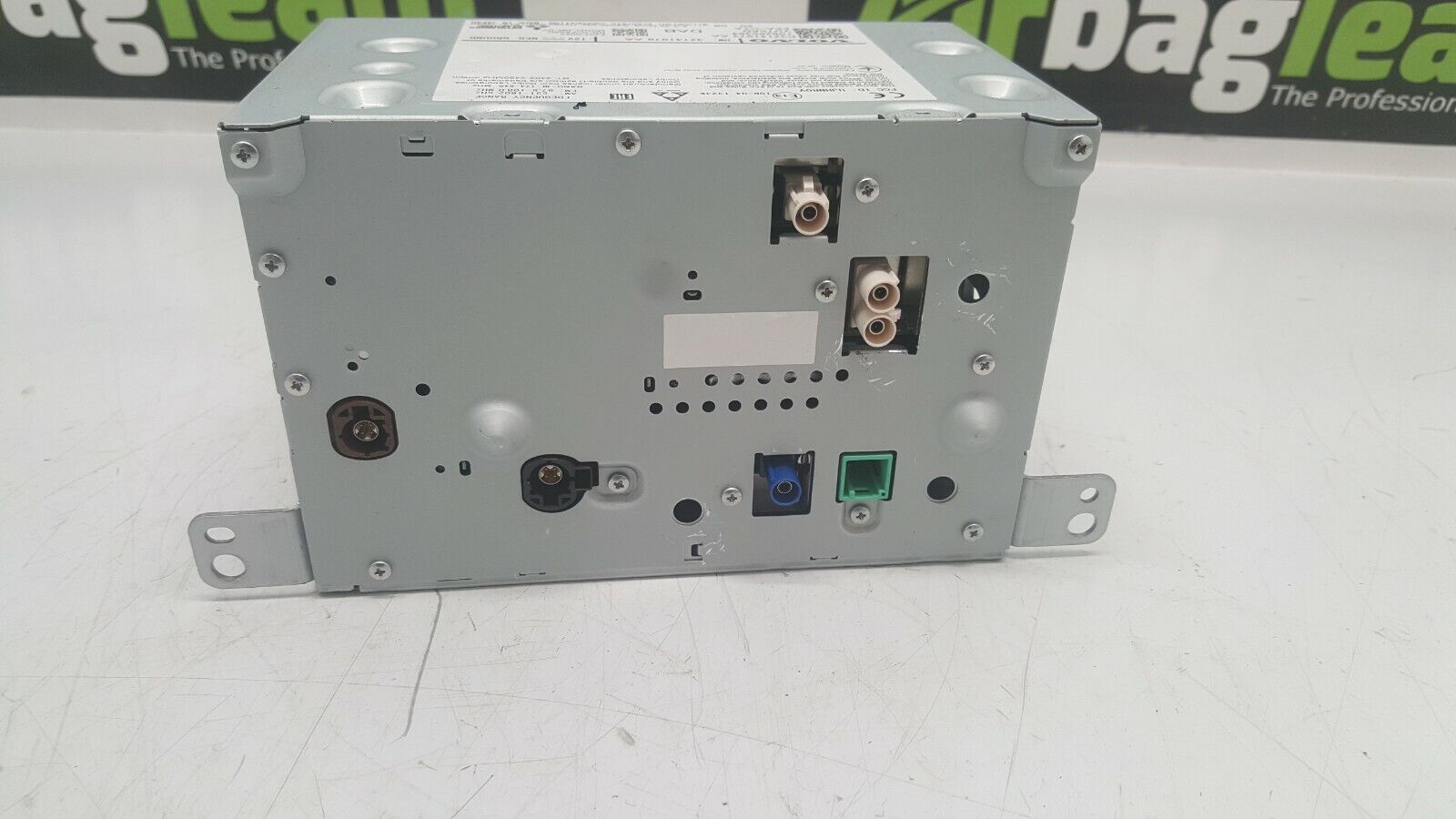 Volvo-XC40-T5-15-Hybrid-Sat-Nav-Radio-Cd-Player-Head-Unit-P32141973AA-255792896290-3