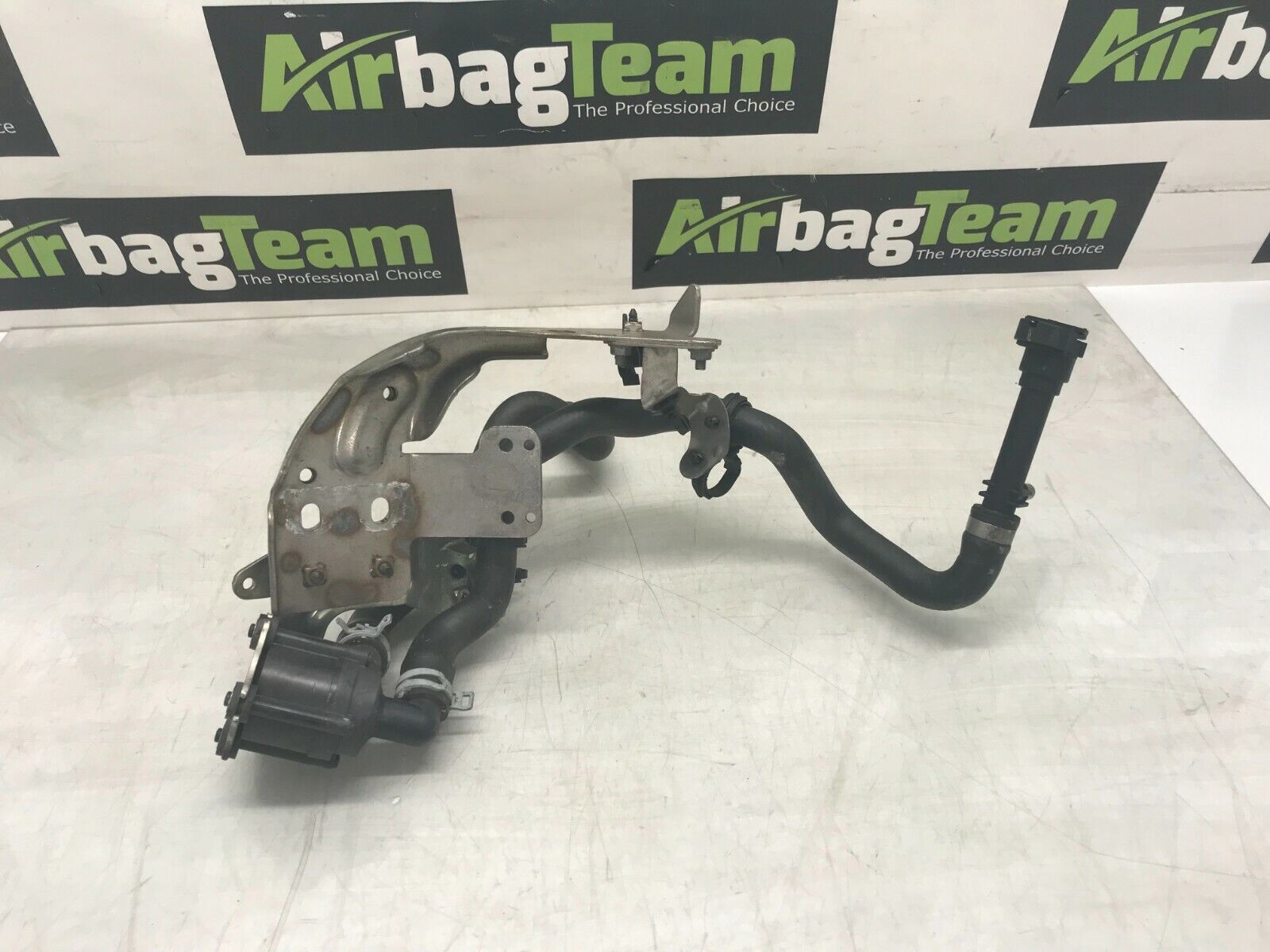 Volvo-XC90-20l-Diesel-2015-2021-Coolant-Water-Pump-31686005-255989145050-4