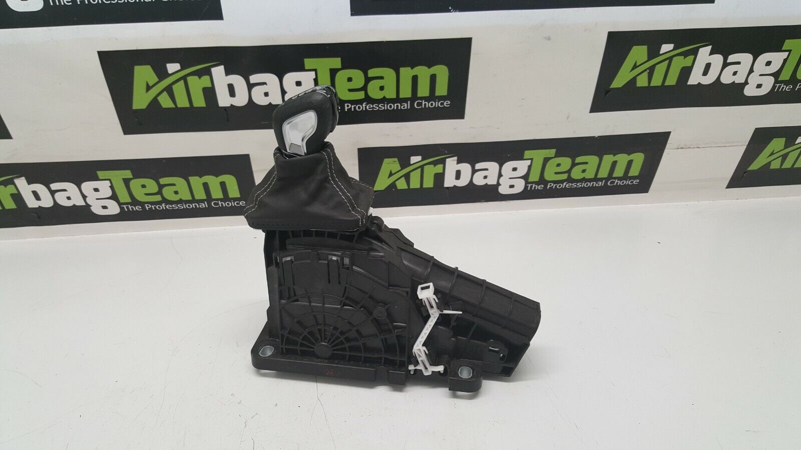 Volvo-XC90-MK2-2016-On-20-Diesel-Automatic-Gear-Shifter-White-Stitch-32240021-255010817360-2