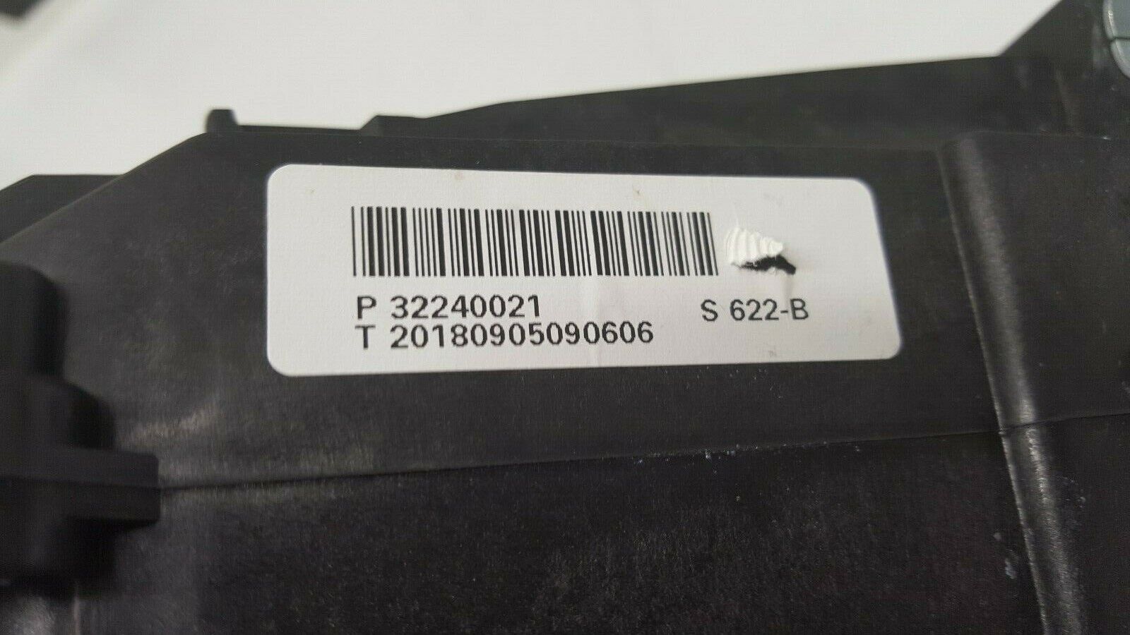 Volvo-XC90-MK2-2016-On-20-Diesel-Automatic-Gear-Shifter-White-Stitch-32240021-255010817360-5