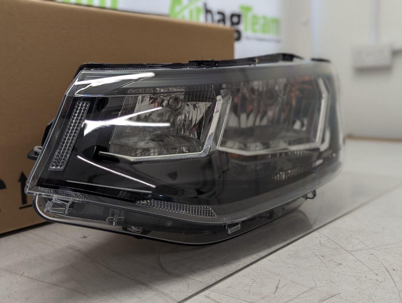 VW Volkswagen Caddy MK4 2020 - On NSF Nearside Passenger Front 