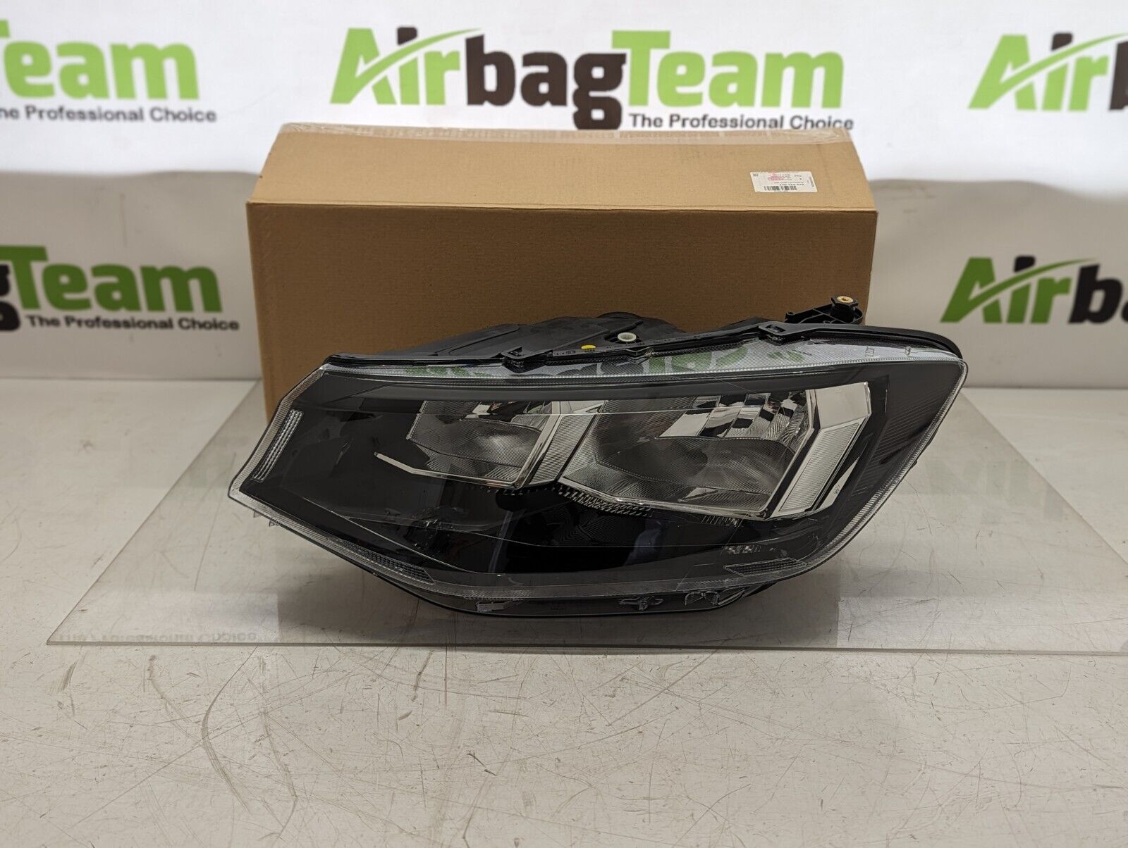VW Volkswagen Caddy MK4 2020 - On NSF Nearside Passenger Front 