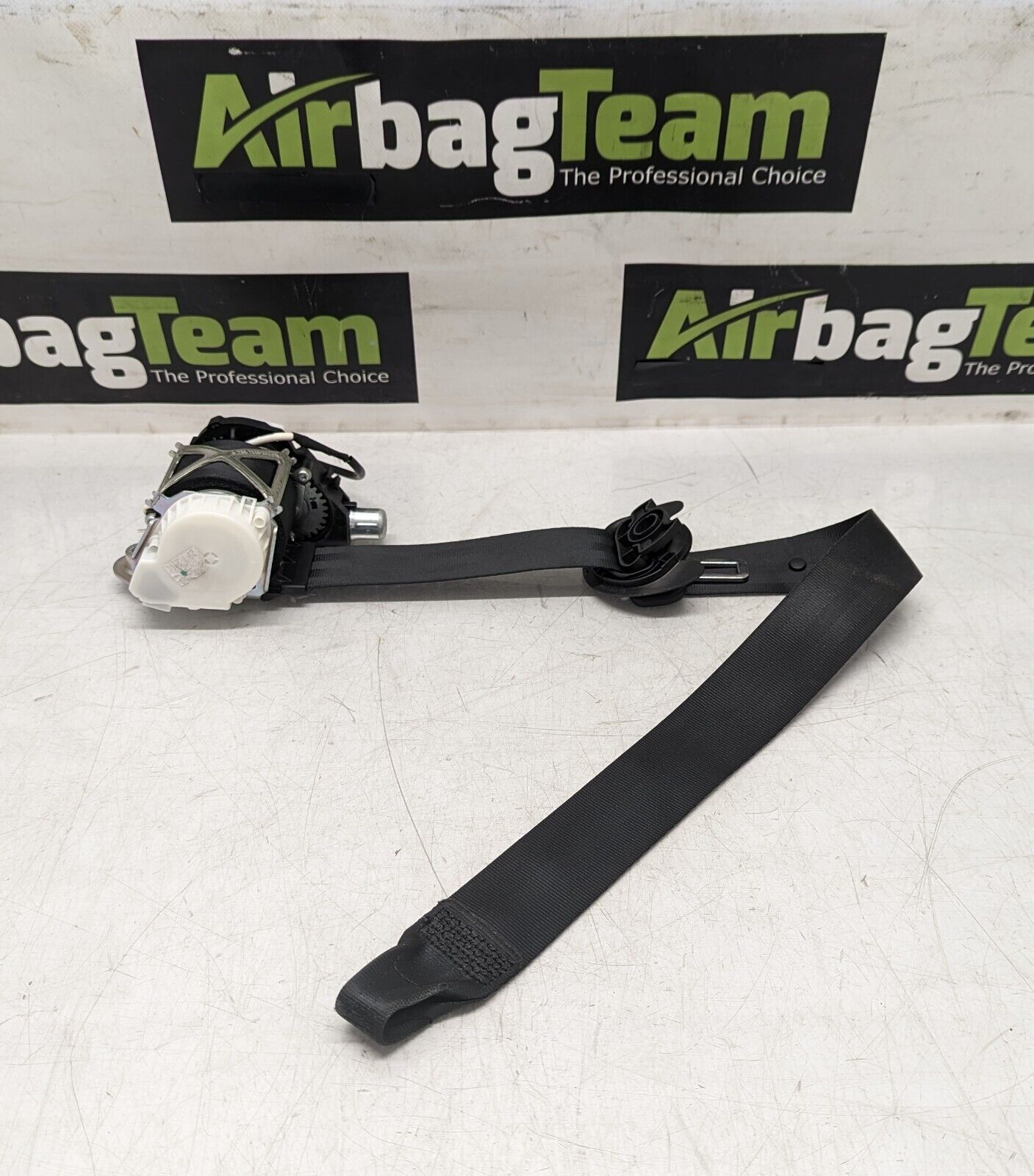 VW-Volkswagen-Polo-2014-2017-OSF-Offside-Driver-Front-Seatbelt-256356263151