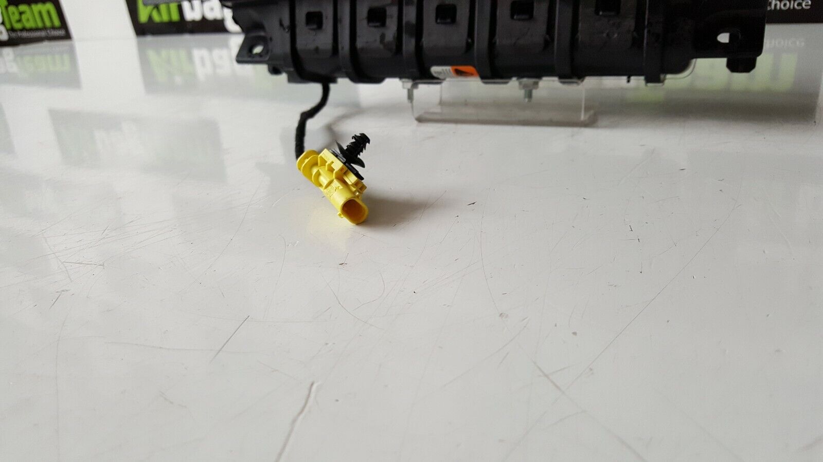 Vauxhall-Ampera-2010-Onwards-Driver-Side-Knee-Airbag-OS-254602628391-3