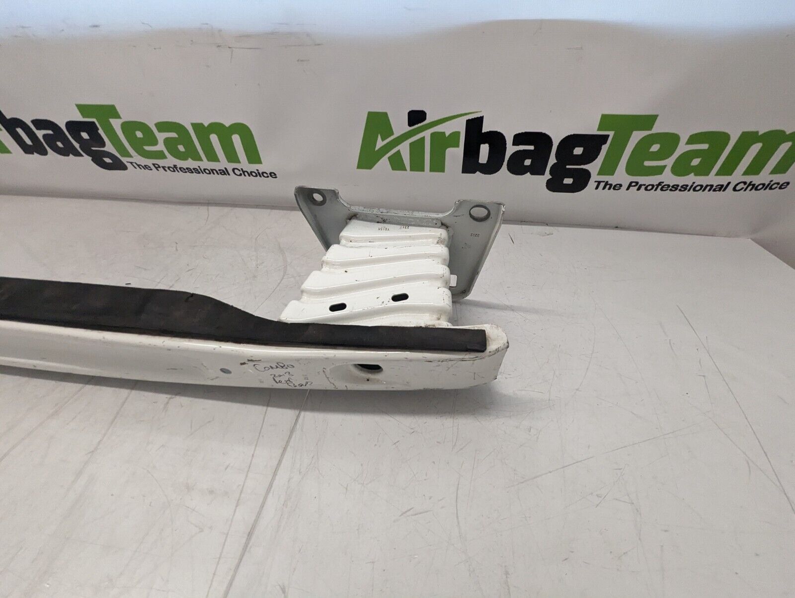 Vauxhall-Combo-2013-Onwards-Rear-Crash-Bar-256108386602-4