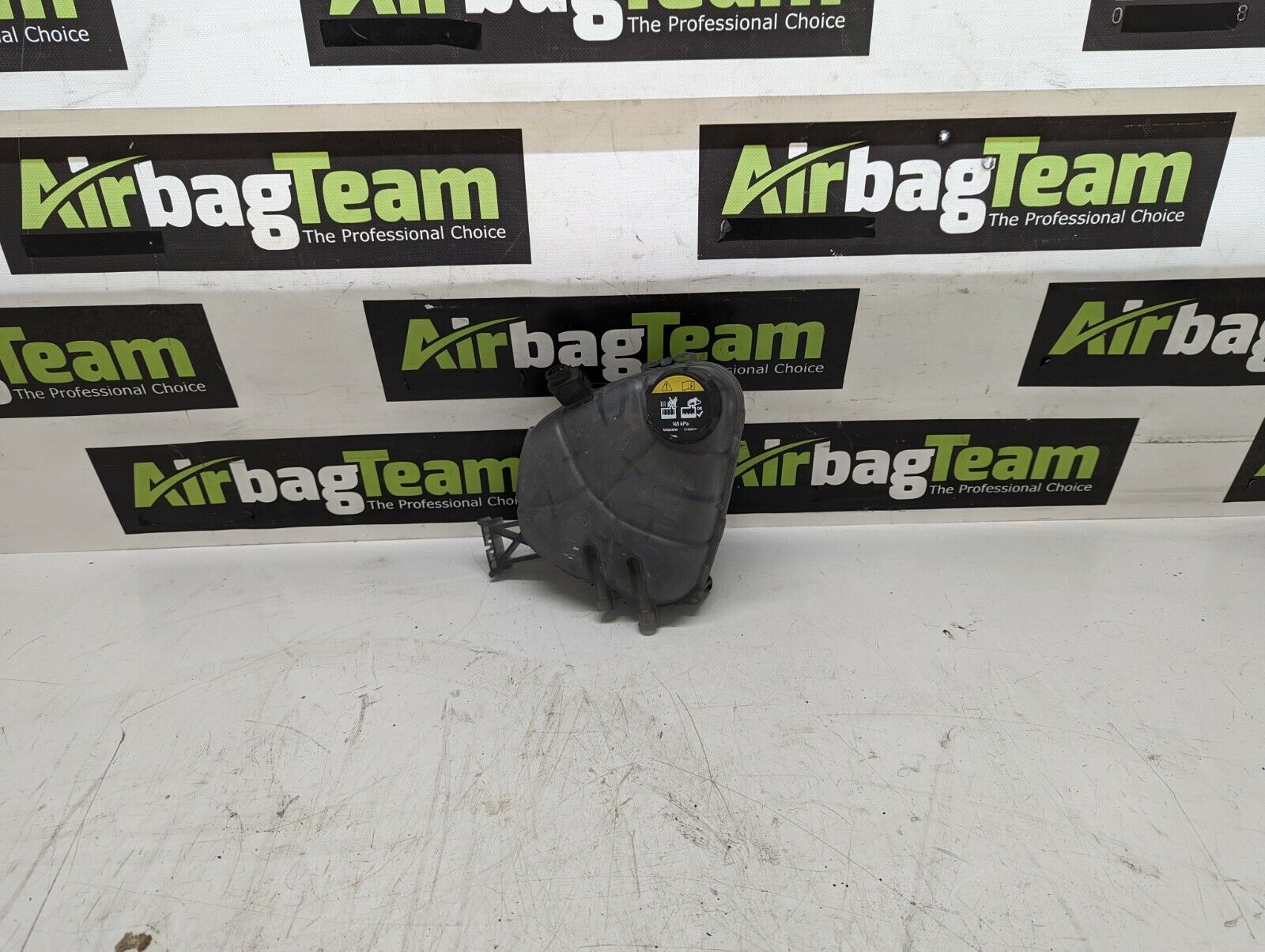 Volvo-XC40-2018-Onwards-Radiator-Coolant-Fluid-Bottle-31686047-255477660122