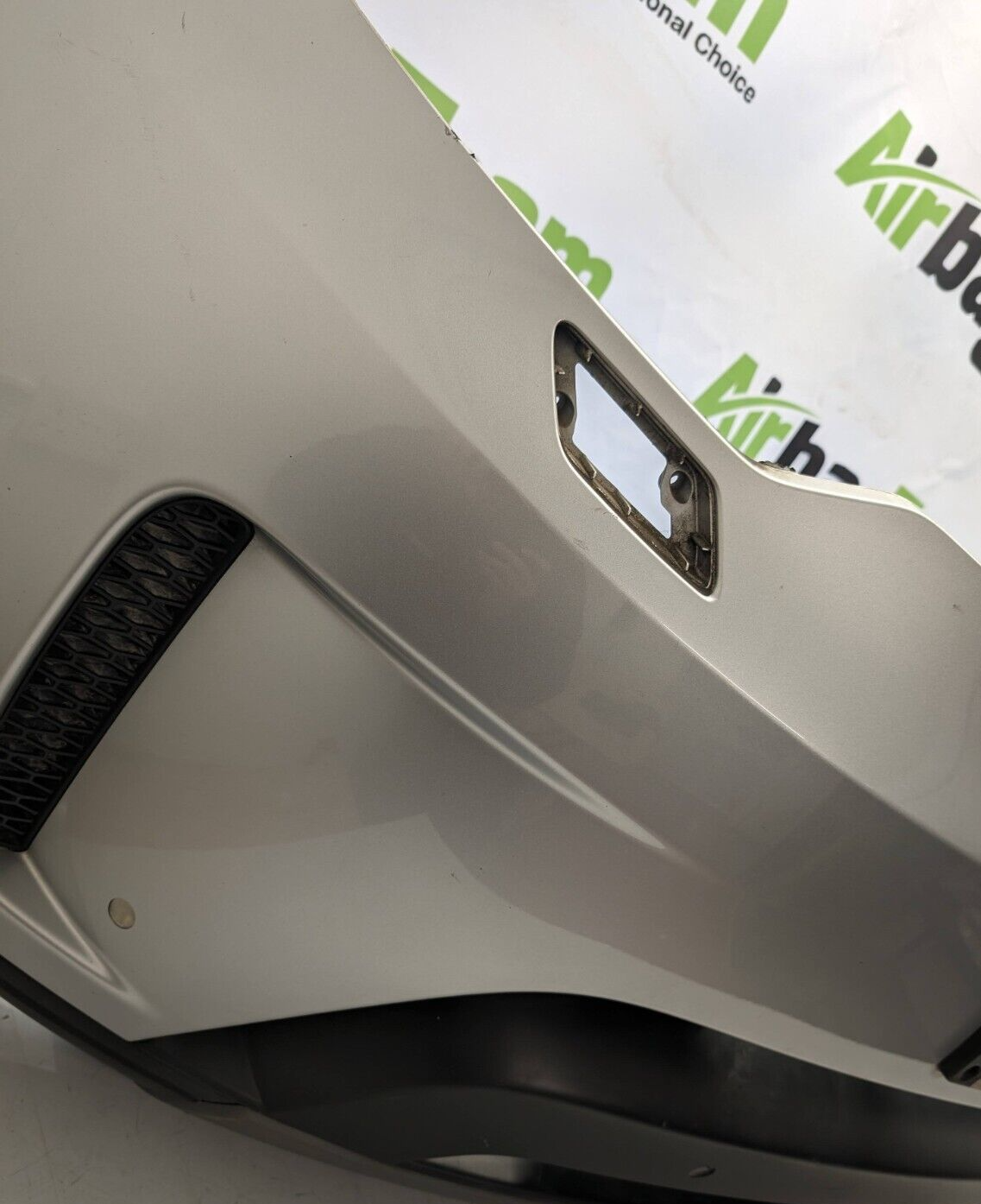 Land-Rover-Discovery-L462-17-On-Indus-Silver-Front-Bumper-HY32-17F003-AAWBAW-256321043183-5