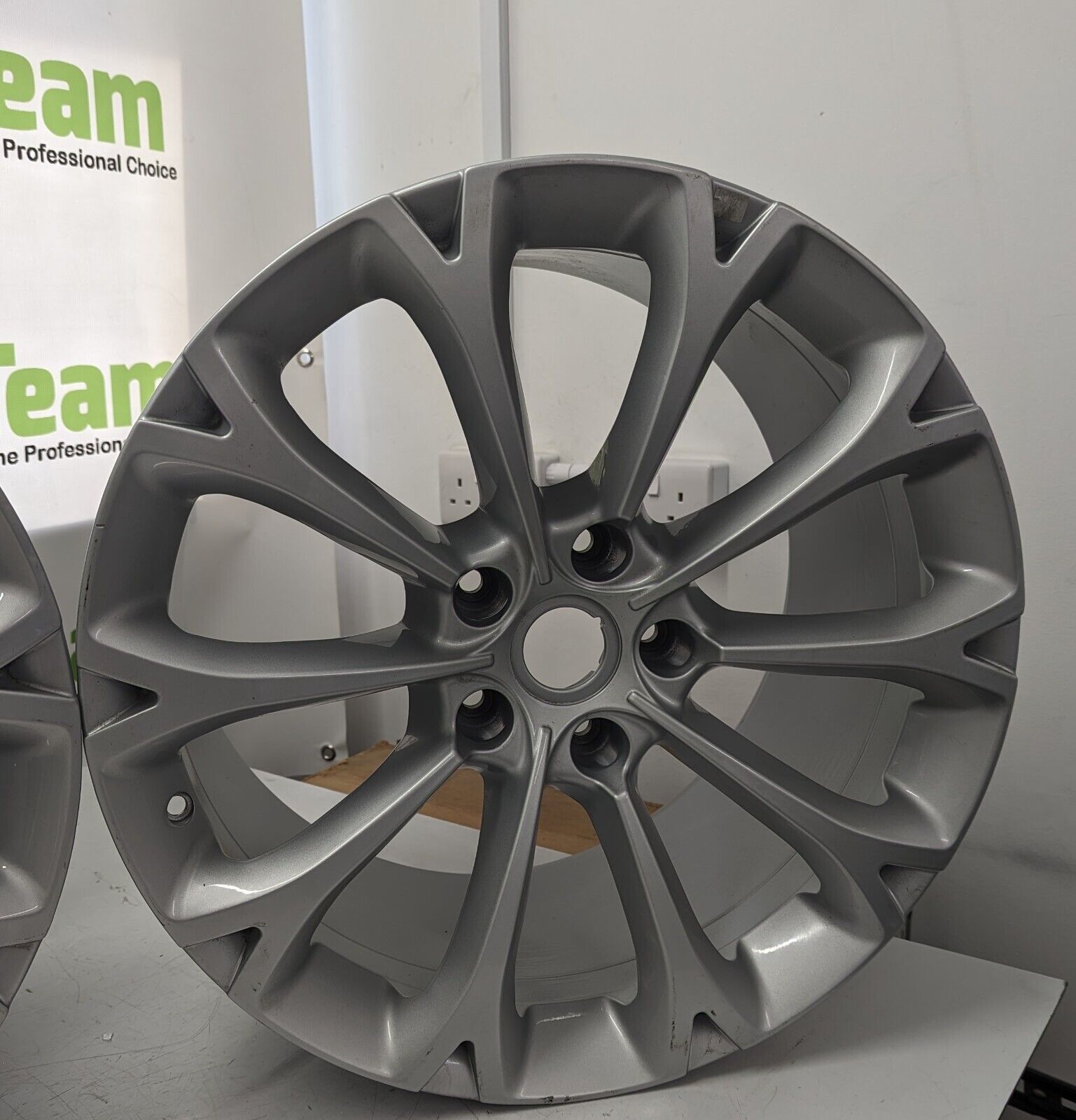 Aston-Martin-Vantage-2018-Onwards-4-X-20-Inch-Alloys-Silver-10-Spoke-Bolt-5X128-255970436714-5