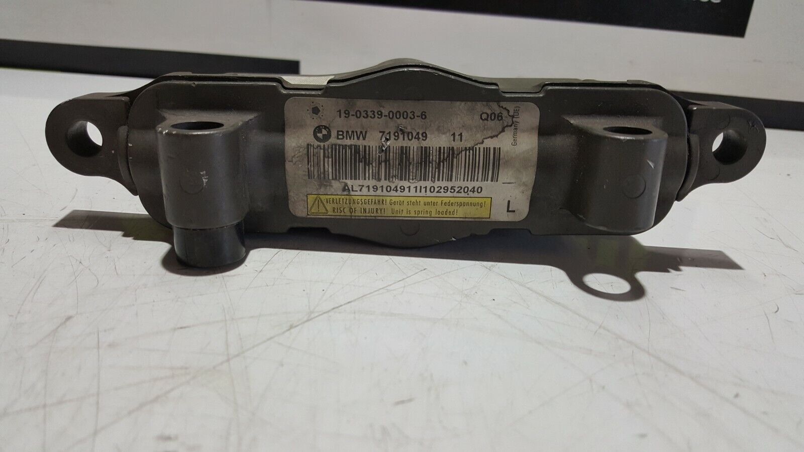 BMW-F10-F11-5-Series-2010-2013-NSF-Nearside-Pass-Bonnet-Hinge-Actuator-7191049-254767715784-2