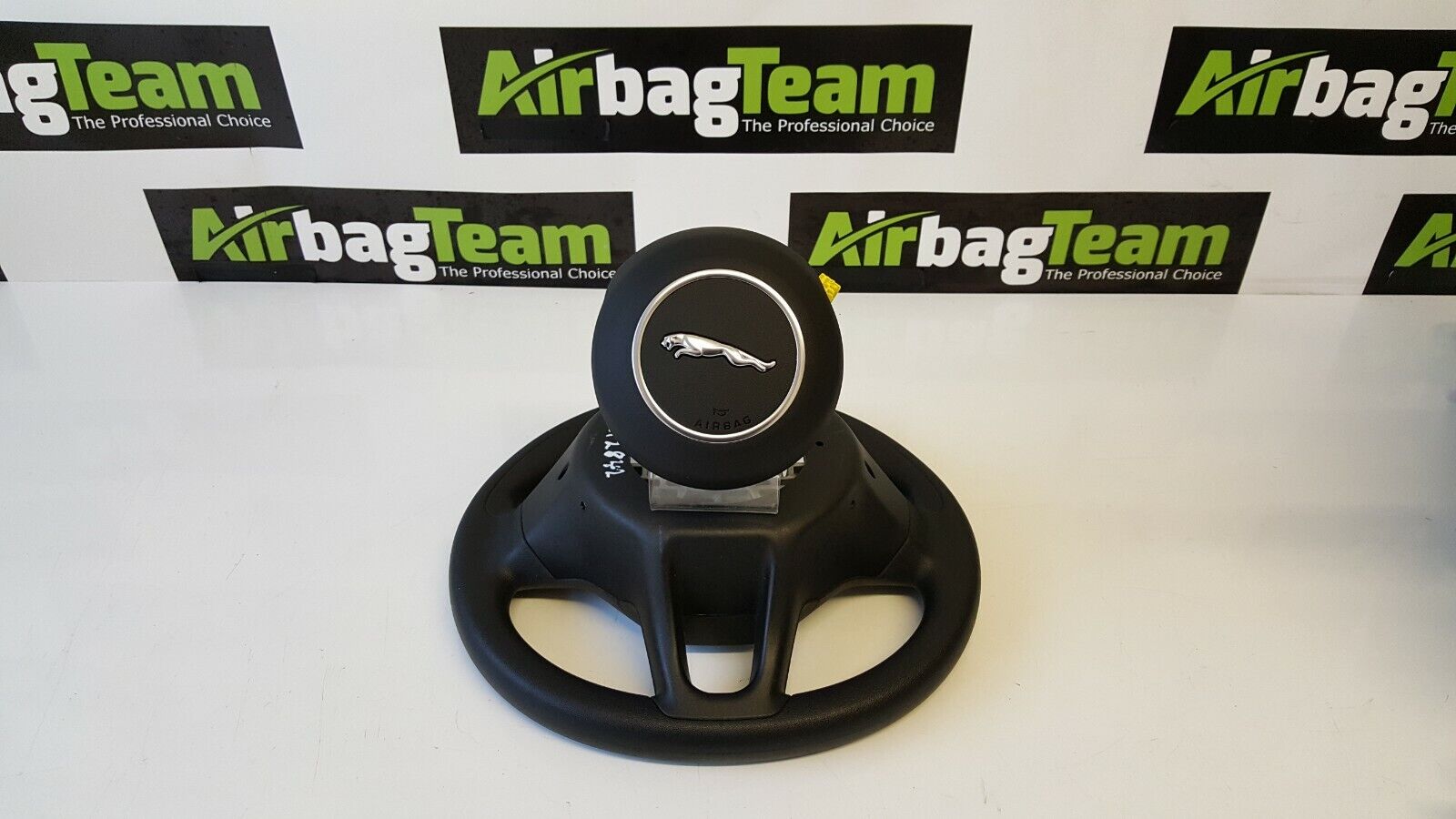 Jaguar-XE-2018-Onwards-Driver-Airbag-Black-255241069574