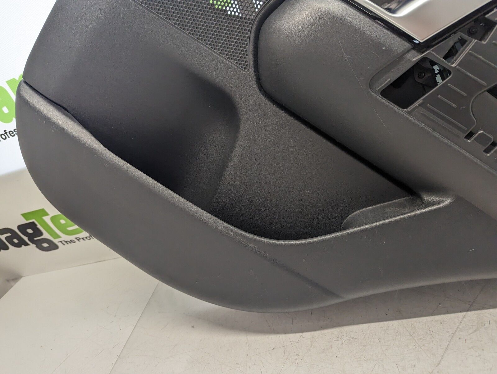 Land-Rover-Discovery-L462-2017-Onwards-OSR-Offside-Driver-Rear-Door-Card-256101364284-5