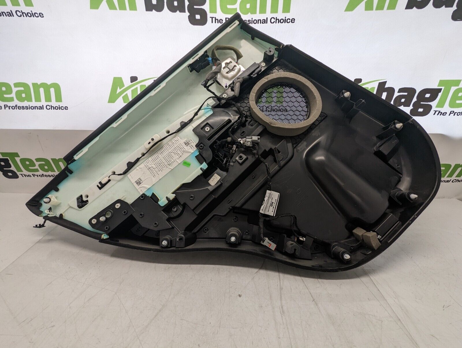 Land-Rover-Discovery-L462-2017-Onwards-OSR-Offside-Driver-Rear-Door-Card-256101364284-6