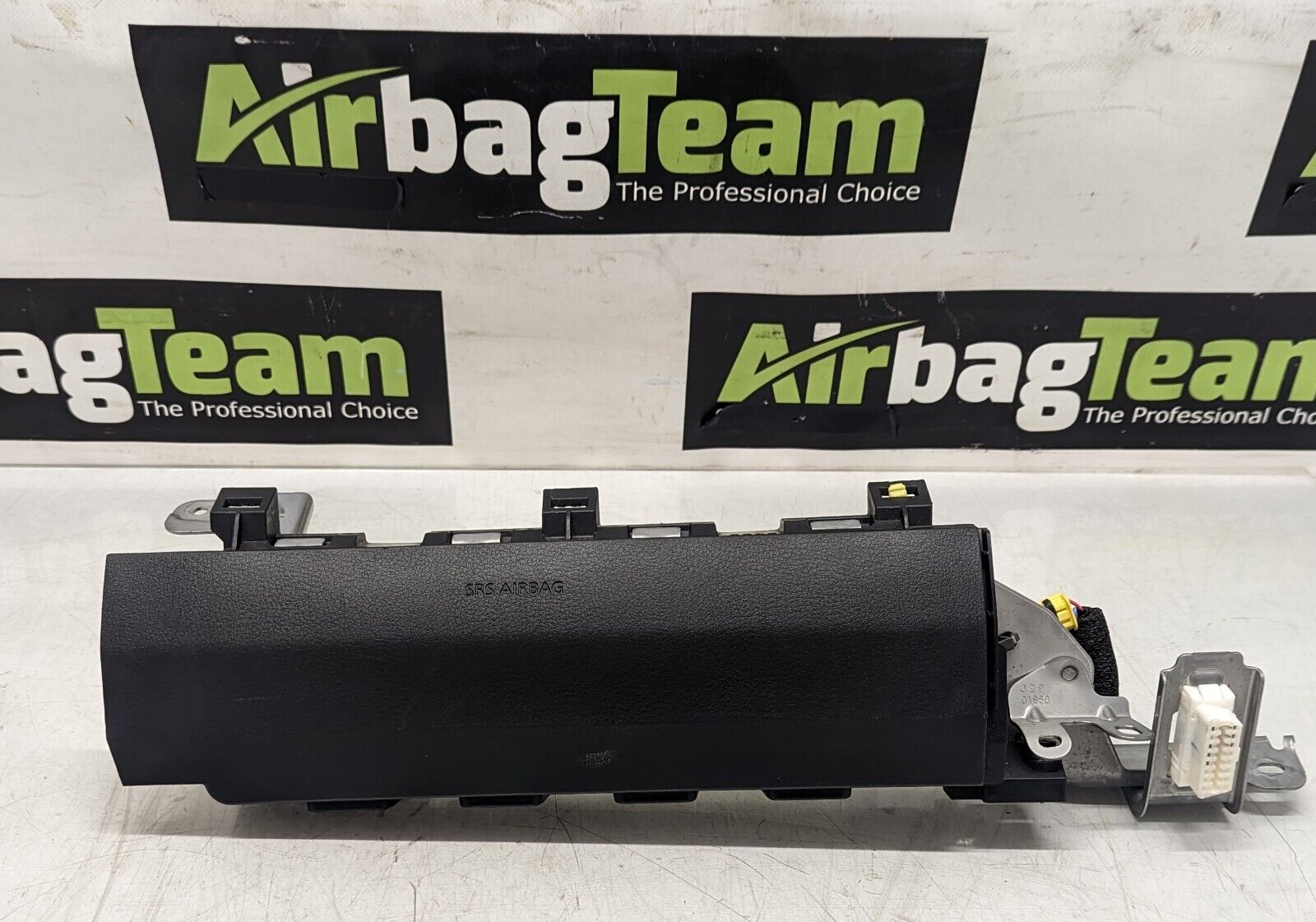 Mazda-3-2019-Onwards-Knee-Airbag-265994404284