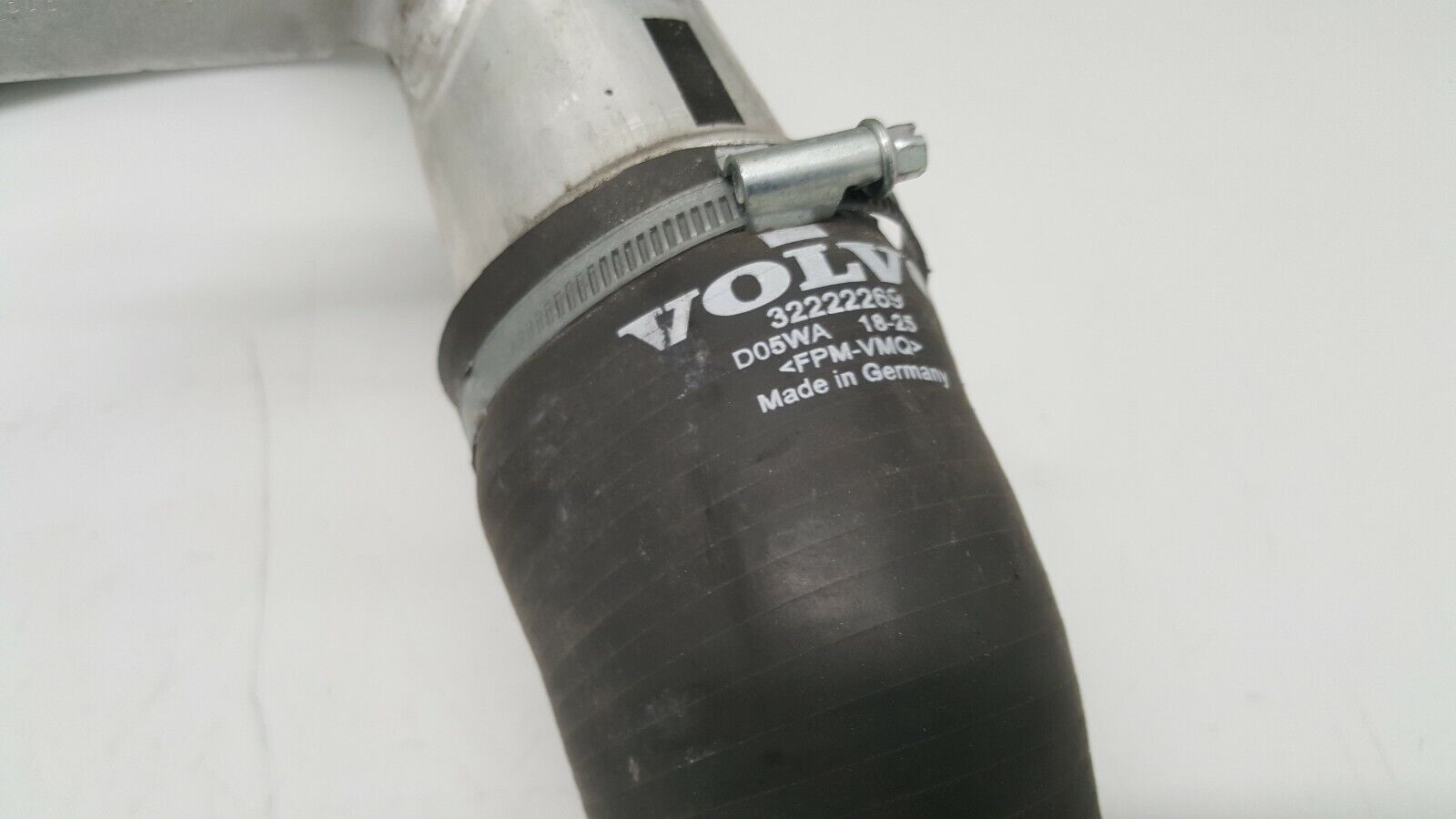 Volvo-Xc90-Mk2-2015-On-Intake-Valve-and-Pipes-31431981-254951901965-2