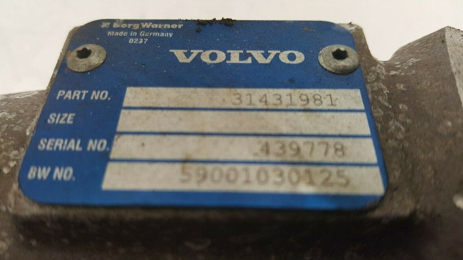 Volvo-Xc90-Mk2-2015-On-Intake-Valve-and-Pipes-31431981-254951901965-5