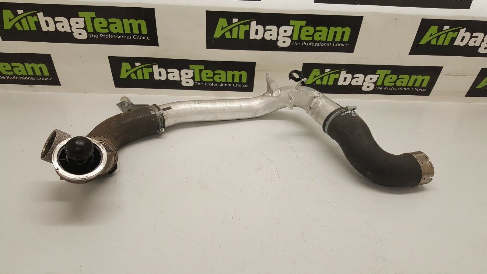 Volvo-Xc90-Mk2-2015-On-Intake-Valve-and-Pipes-31431981-254951901965