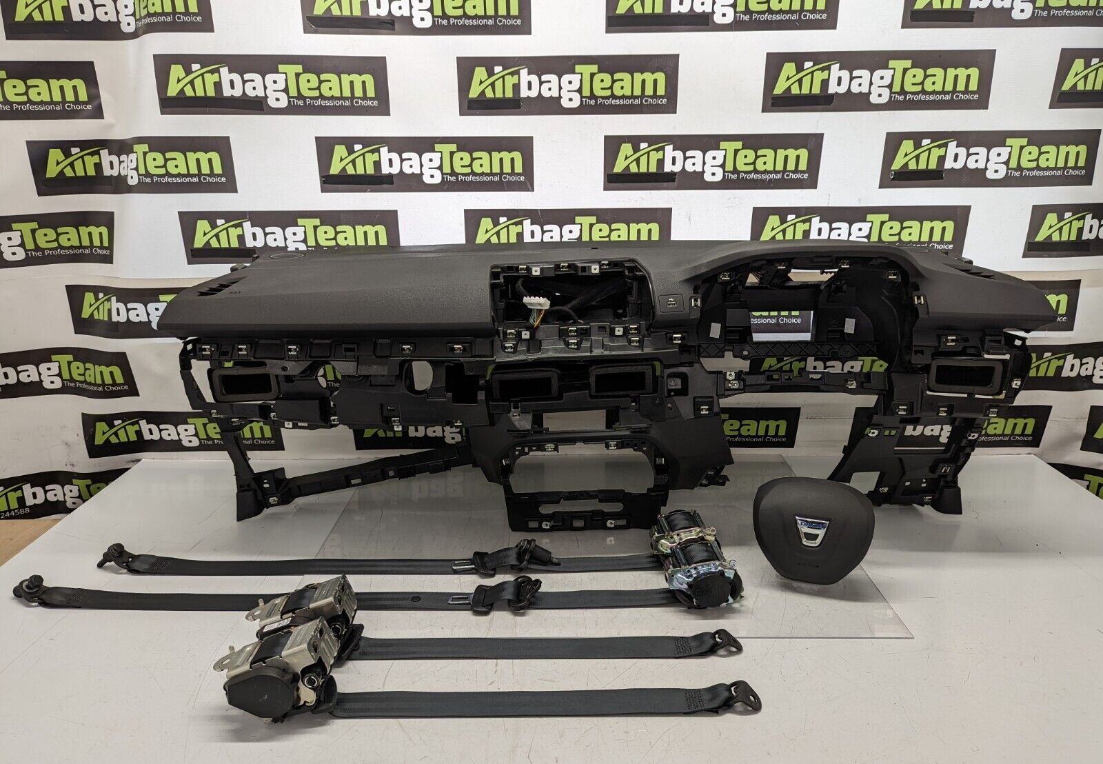 Dacia-Sandero-2019-On-Airbag-Kit-Driver-Pass-Dashboard-Seatbelts-Repair-Service-255989152436