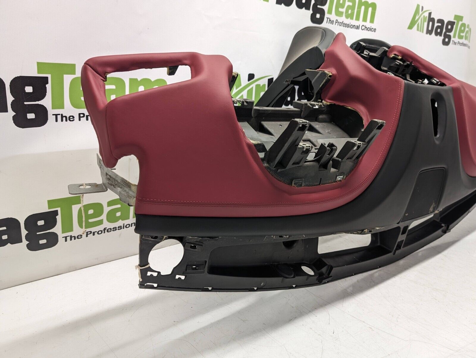 Maserati-Ghibli-2013-Onwards-Black-And-Red-Leather-Dashboard-256393574466-2