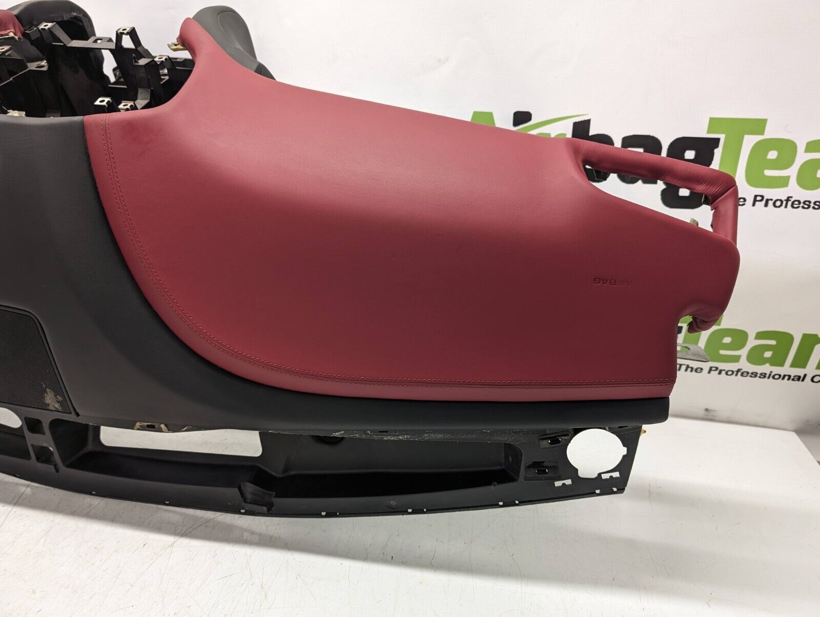 Maserati-Ghibli-2013-Onwards-Black-And-Red-Leather-Dashboard-256393574466-5