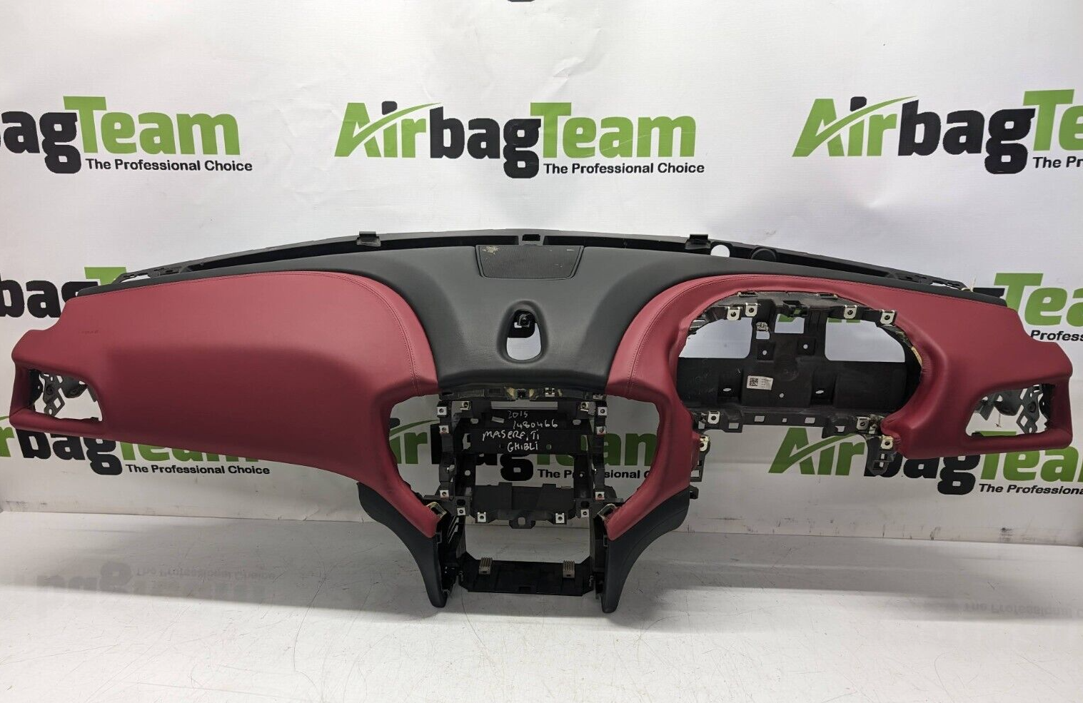 Maserati-Ghibli-2013-Onwards-Black-And-Red-Leather-Dashboard-256393574466-6