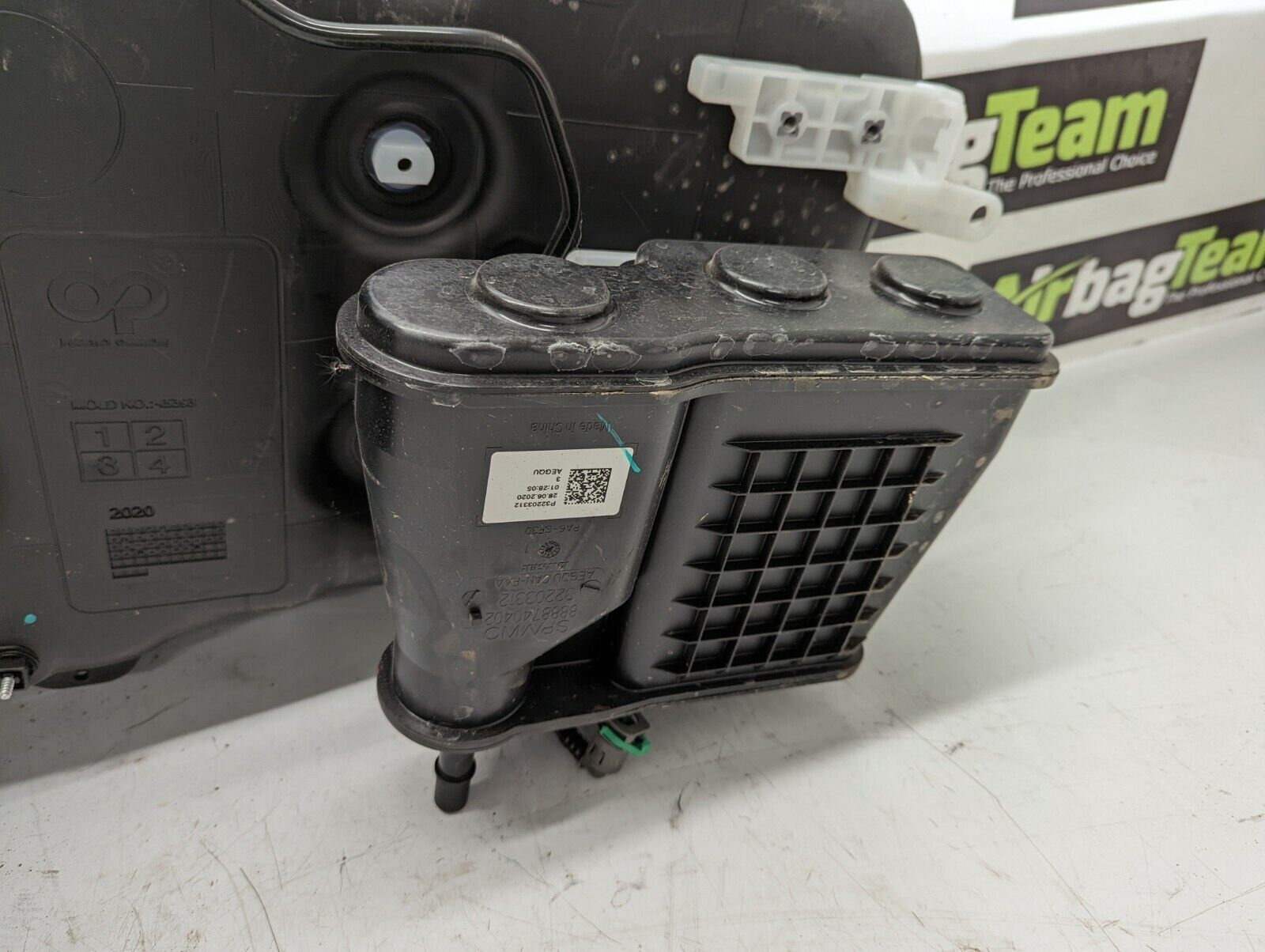 Volvo-XC40-2018-Onwards-15-Petrol-Hybrid-Fuel-Tank-32242456-255477649076-3