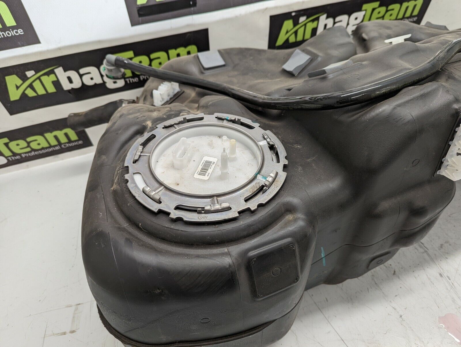 Volvo-XC40-2018-Onwards-15-Petrol-Hybrid-Fuel-Tank-32242456-255477649076-4