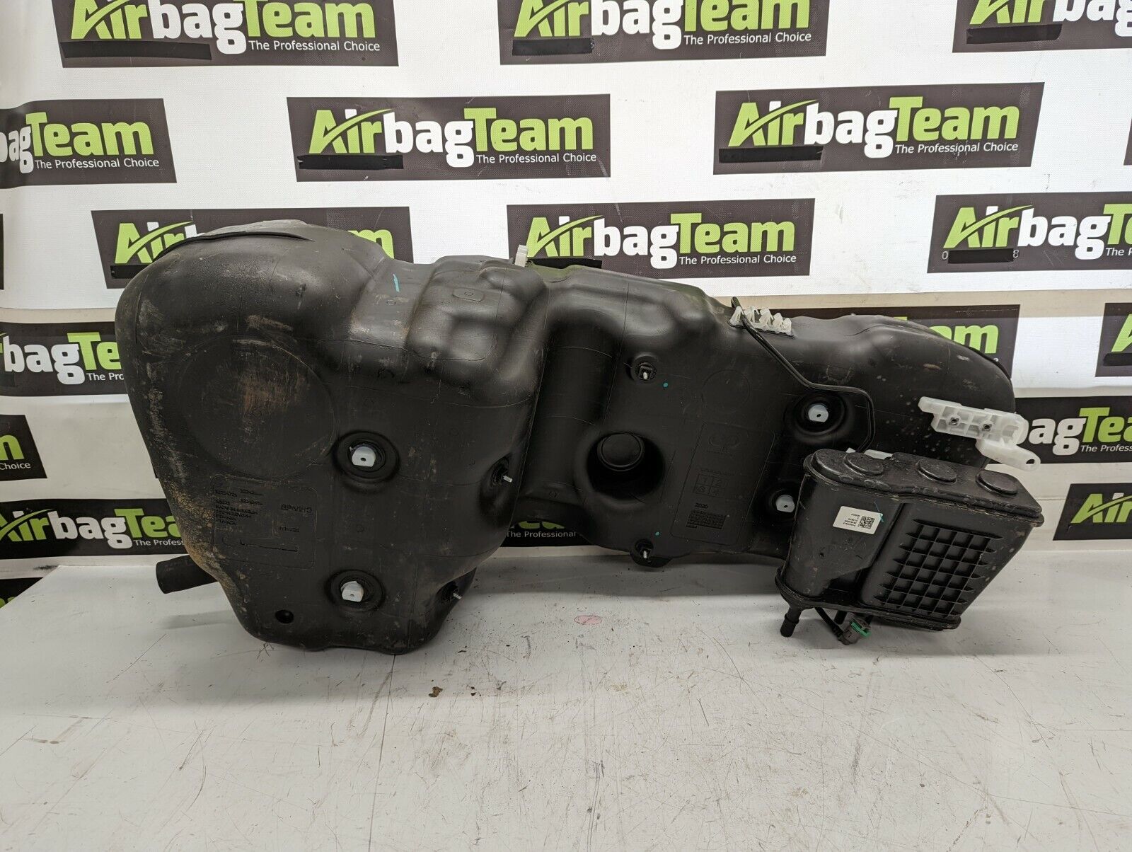 Volvo-XC40-2018-Onwards-15-Petrol-Hybrid-Fuel-Tank-32242456-255477649076