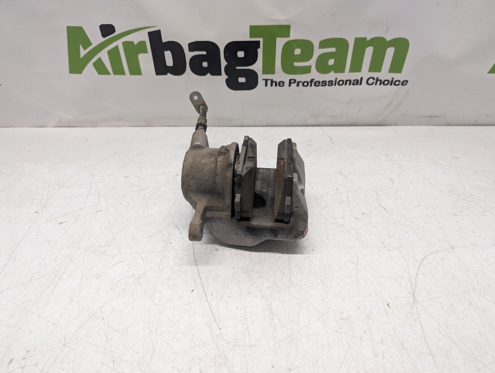 Volvo-XC40-2018-Onwards-OSF-Offside-Driver-Front-Brake-Calliper-31471190-256473175126-2