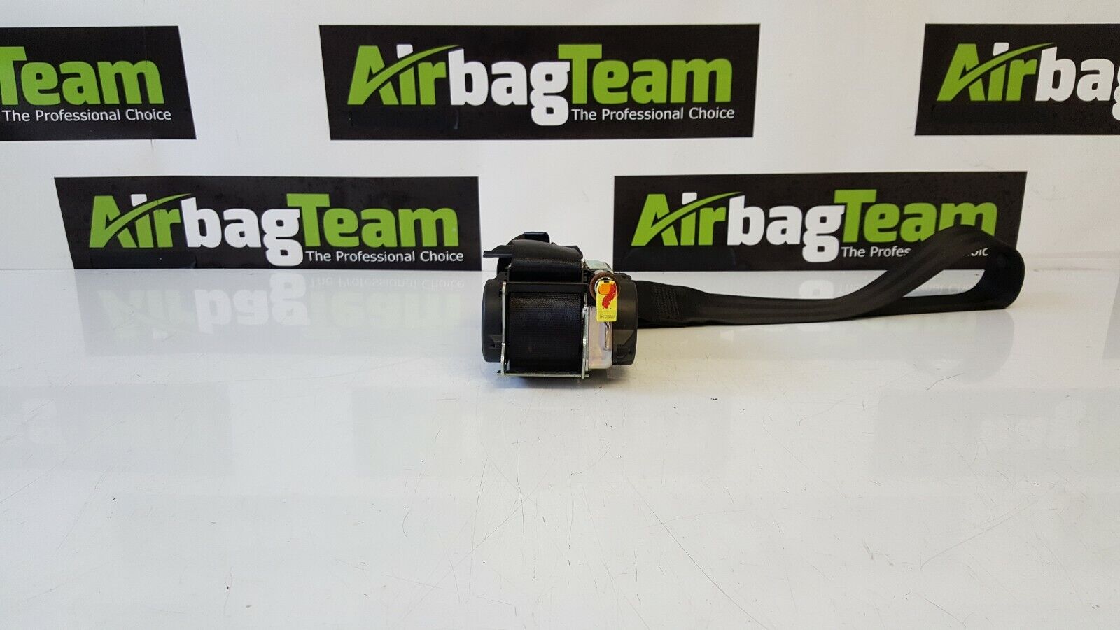 Land-Rover-Discovery-4-2009-2017-OSF-Offside-Driver-Front-Seatbelt-255343876067-2