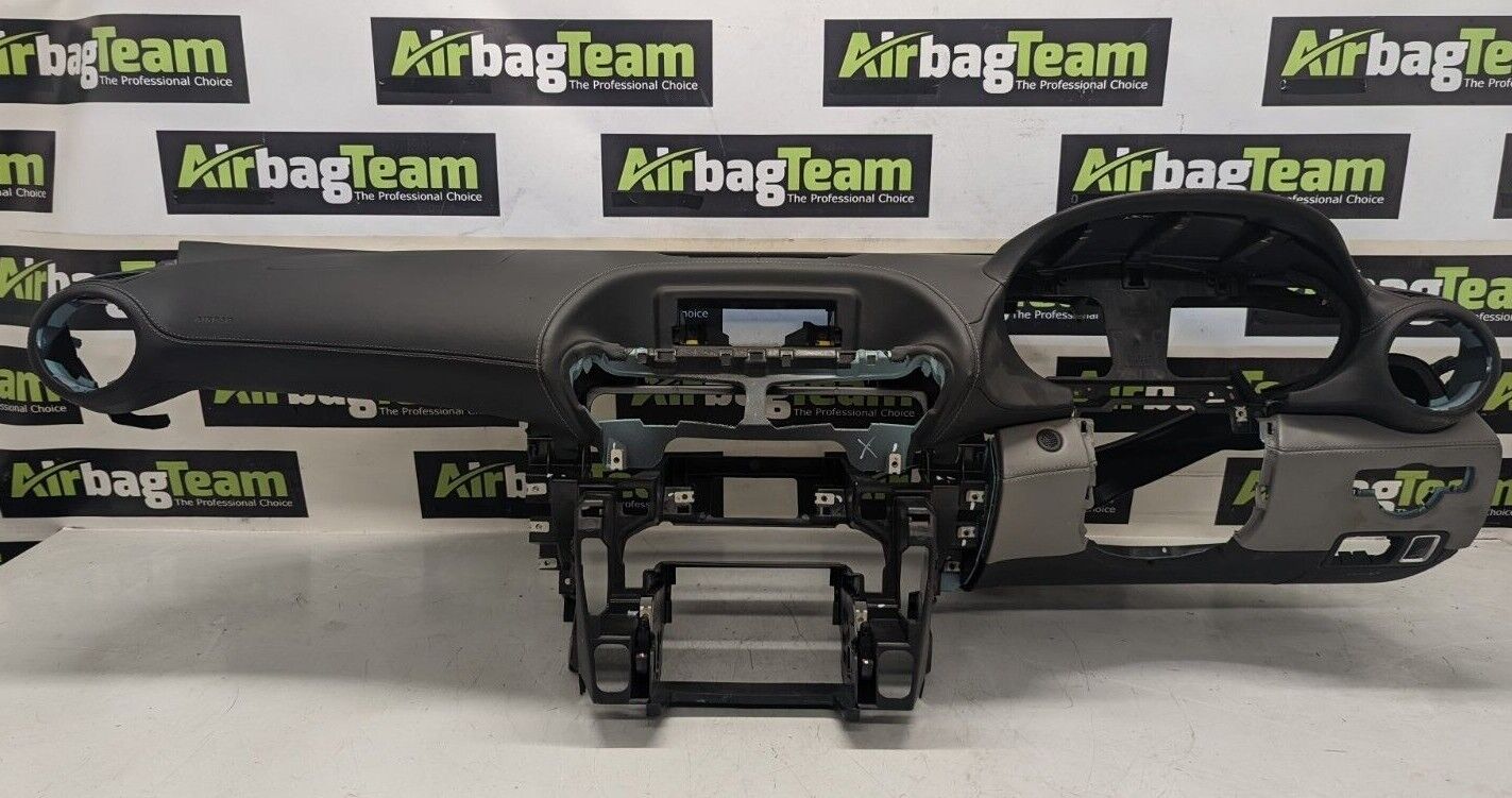 Mercedes-AMG-GT-2017-Onwards-Dashboard-265745335237