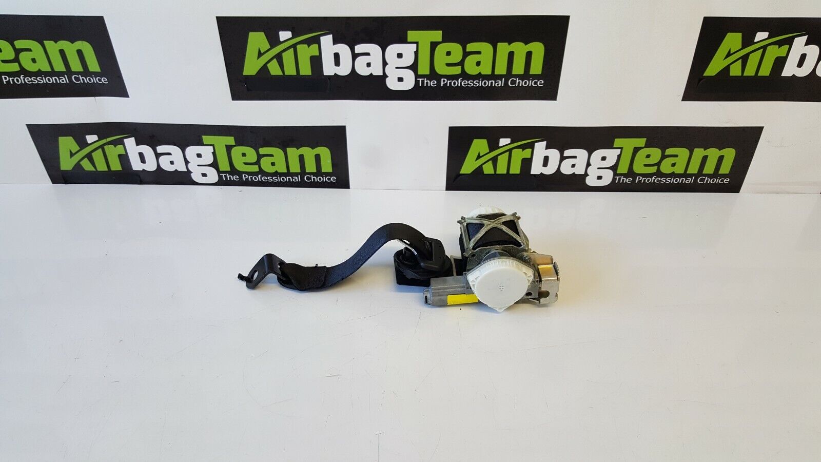 Mercedes-E-Class-2008-2015-Passenger-Side-Rear-Seat-Belt-NS-255786221237