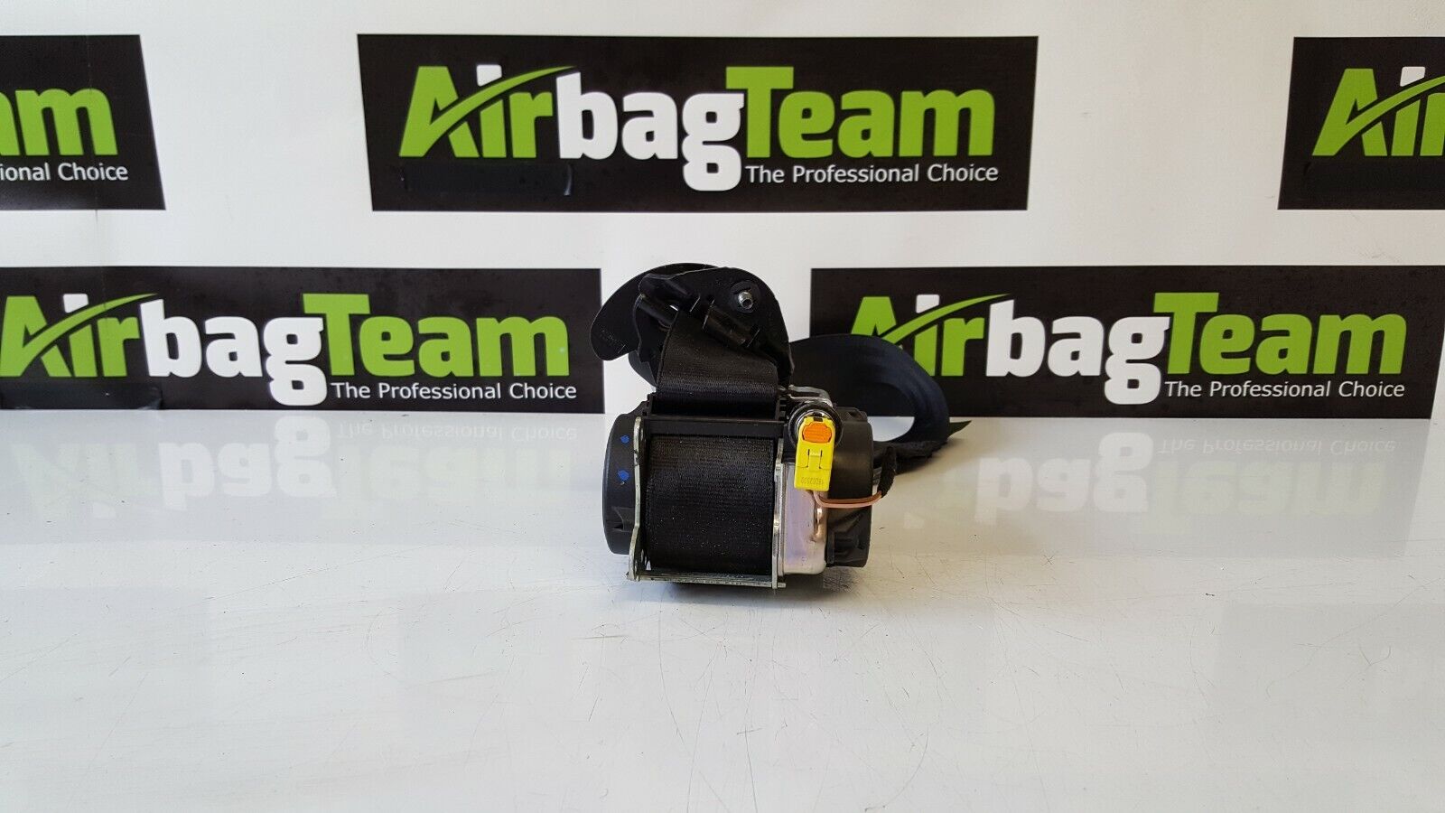 Jaguar-F-Pace-2016-Onwards-OSR-Offside-Driver-Rear-Seatbelt-255820382148-2