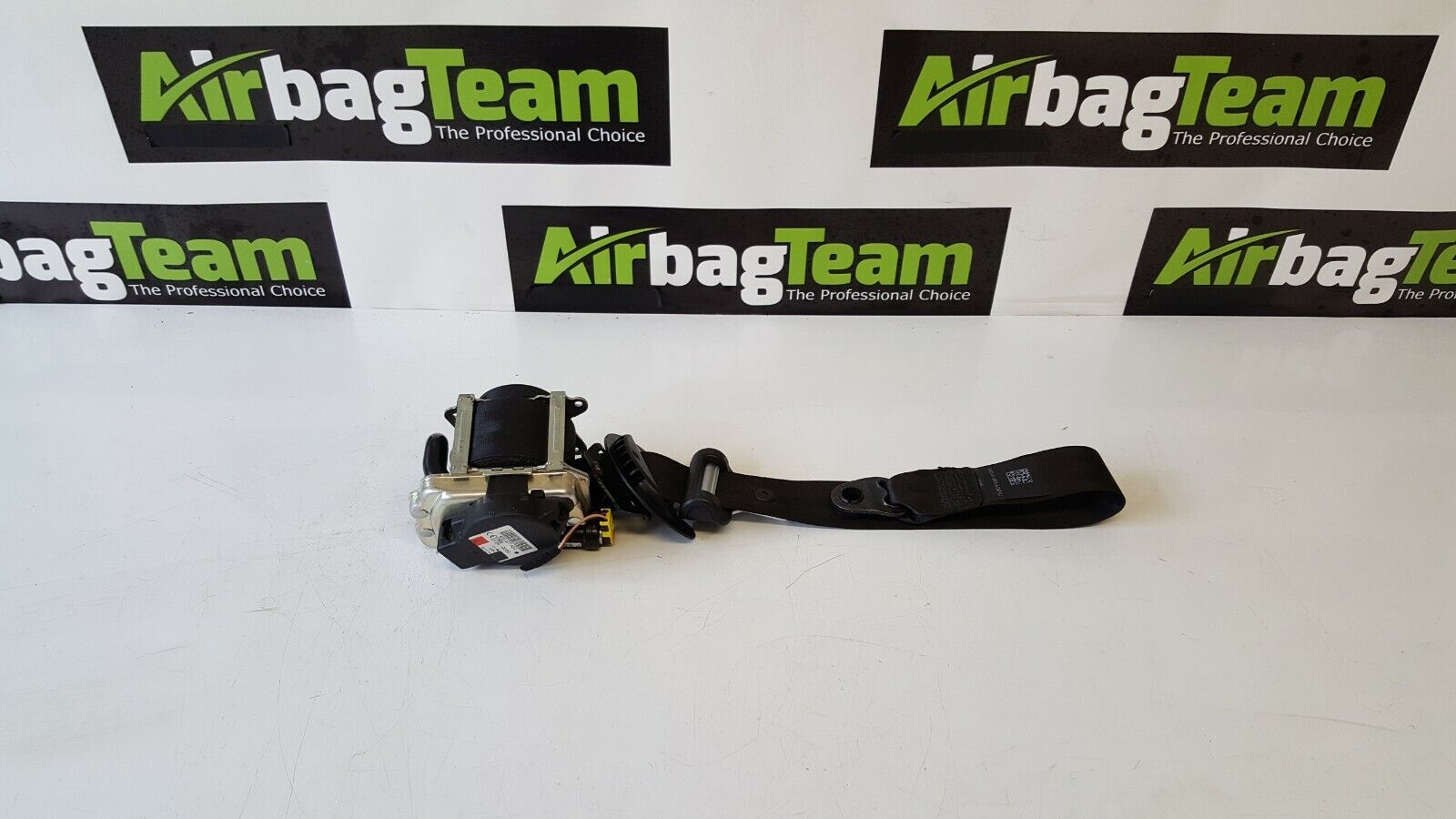 Jaguar-F-Pace-2016-Onwards-OSR-Offside-Driver-Rear-Seatbelt-255820382148