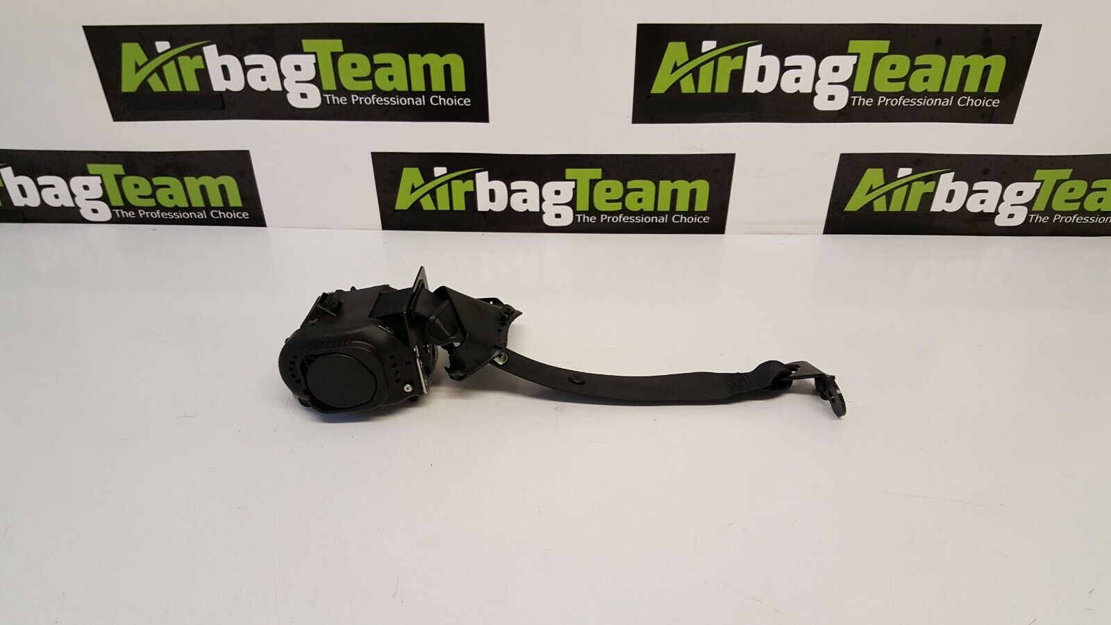 Mercedes-E-Class-W213-2015-On-Passenger-Side-Rear-Seat-Belt-RNS-A2138606700-264598698958