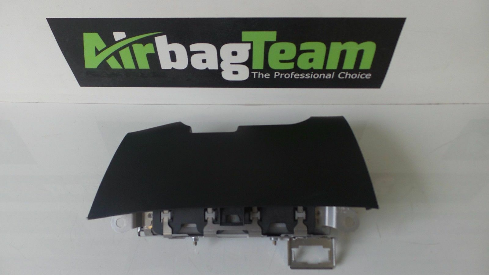 Toyota-Avensis-2009-2015-Knee-Airbag-264798078718