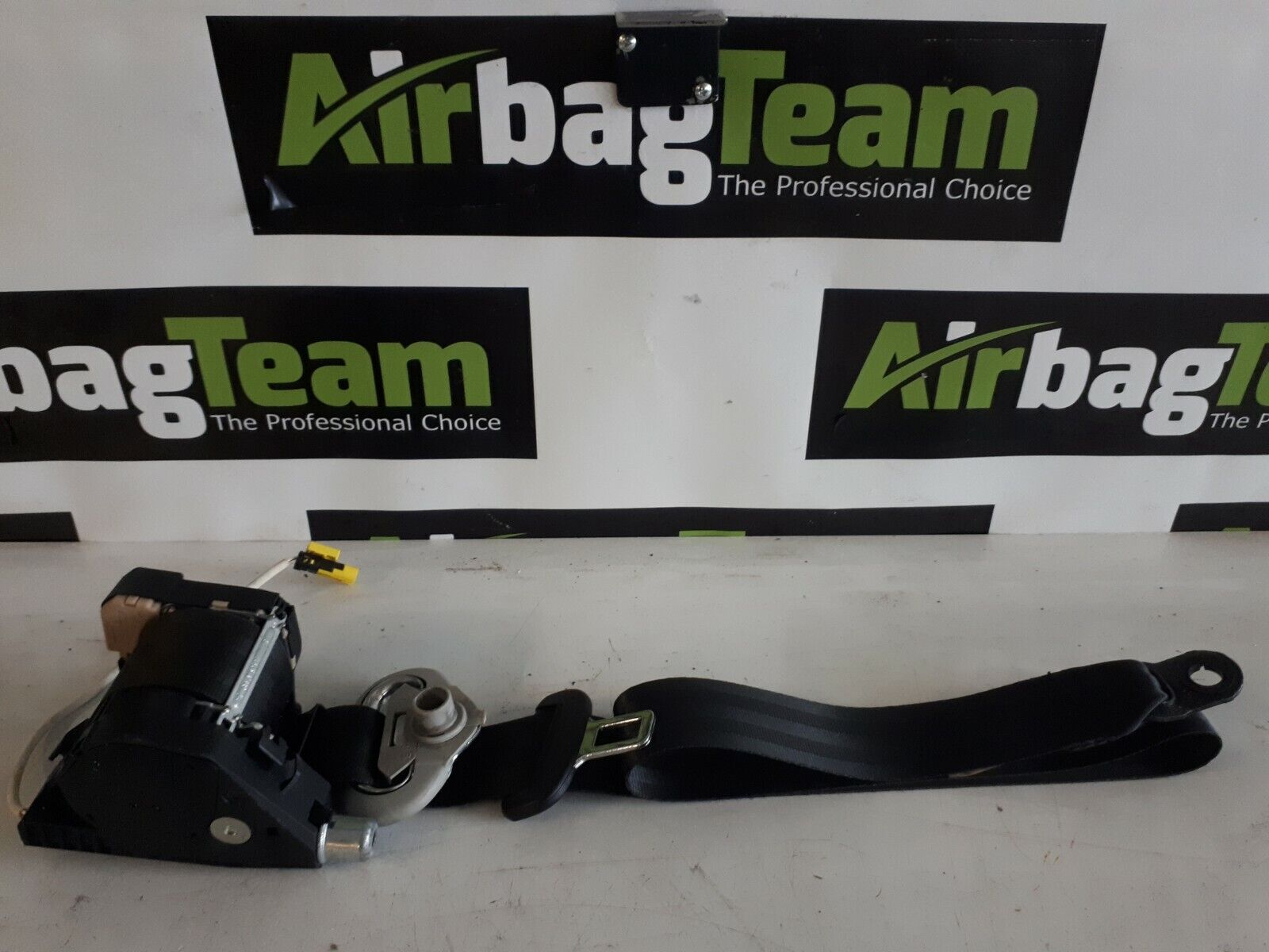 Volkswagen-Caddy-2015-2020-OSF-Offside-Driver-Front-Seatbelt-256107320398