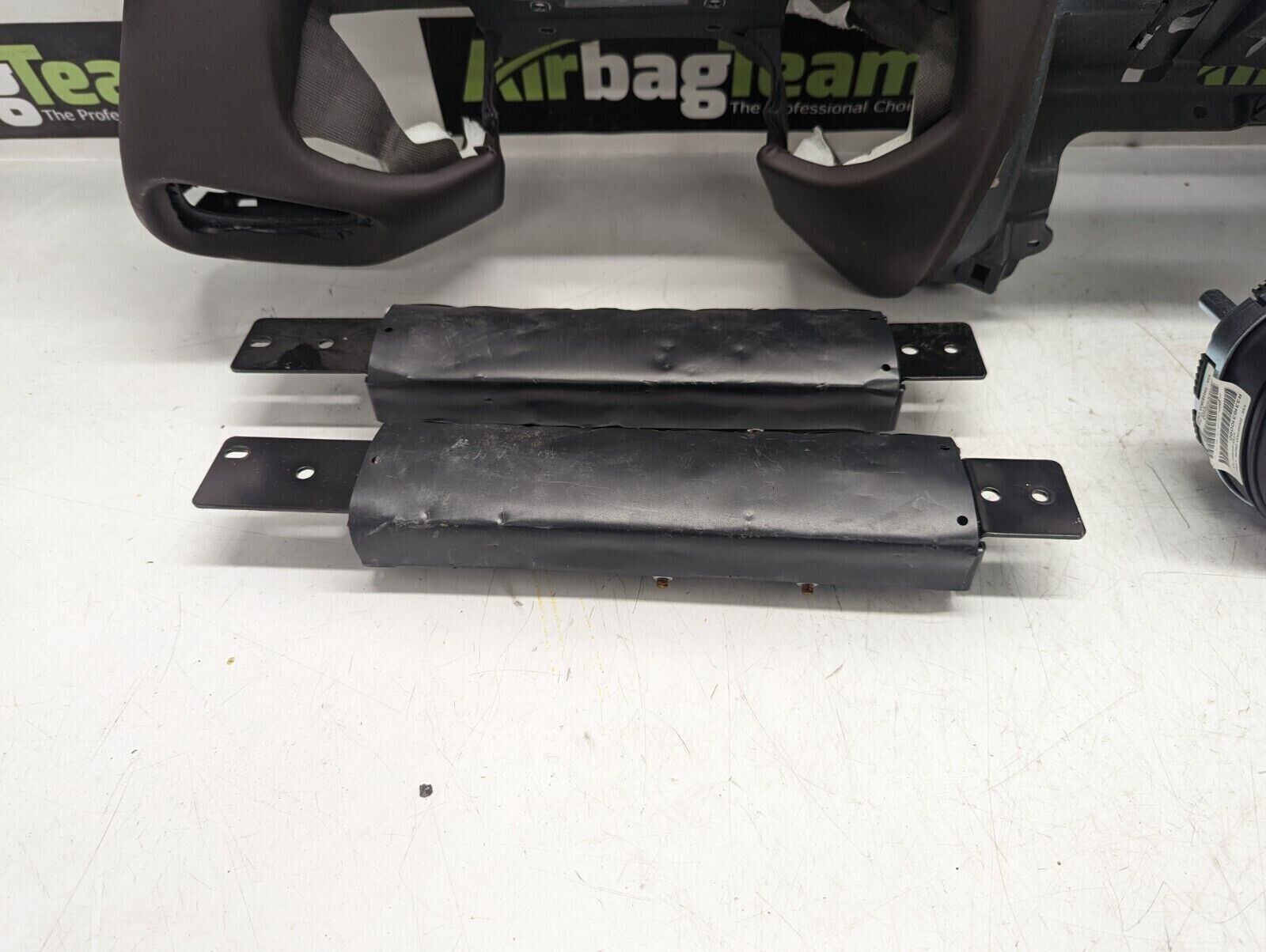 Aston-Martin-DB11-2016-2023-LHD-Airbag-Kit-Dash-Driver-Knee-Pass-Seatbelts-256396828779-4