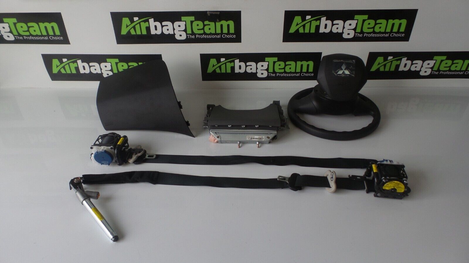 Mitsubishi-L200-2015-2017-Airbag-Kit-Pod-Driver-Passenger-Seatbelt-255903070689