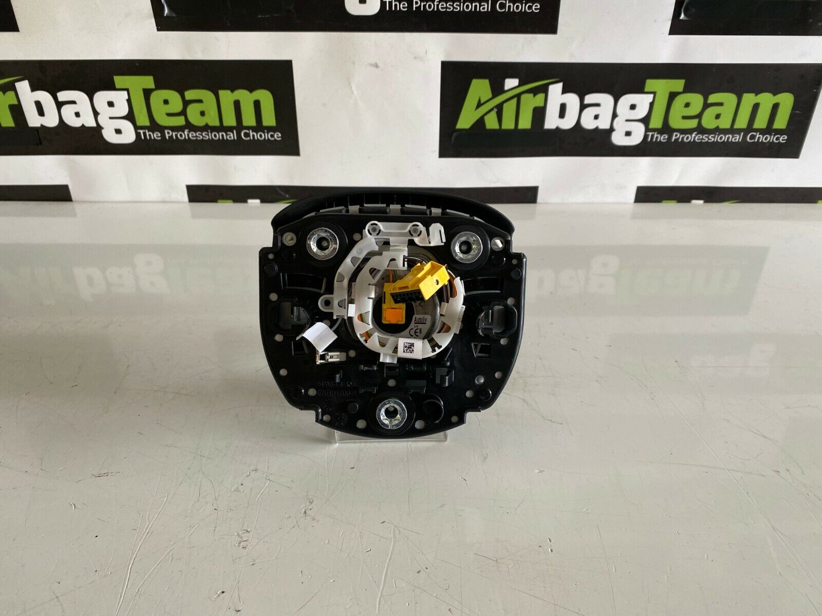 Volvo-V60-2019-Onwards-Driver-Airbag-Black-264738253019-2