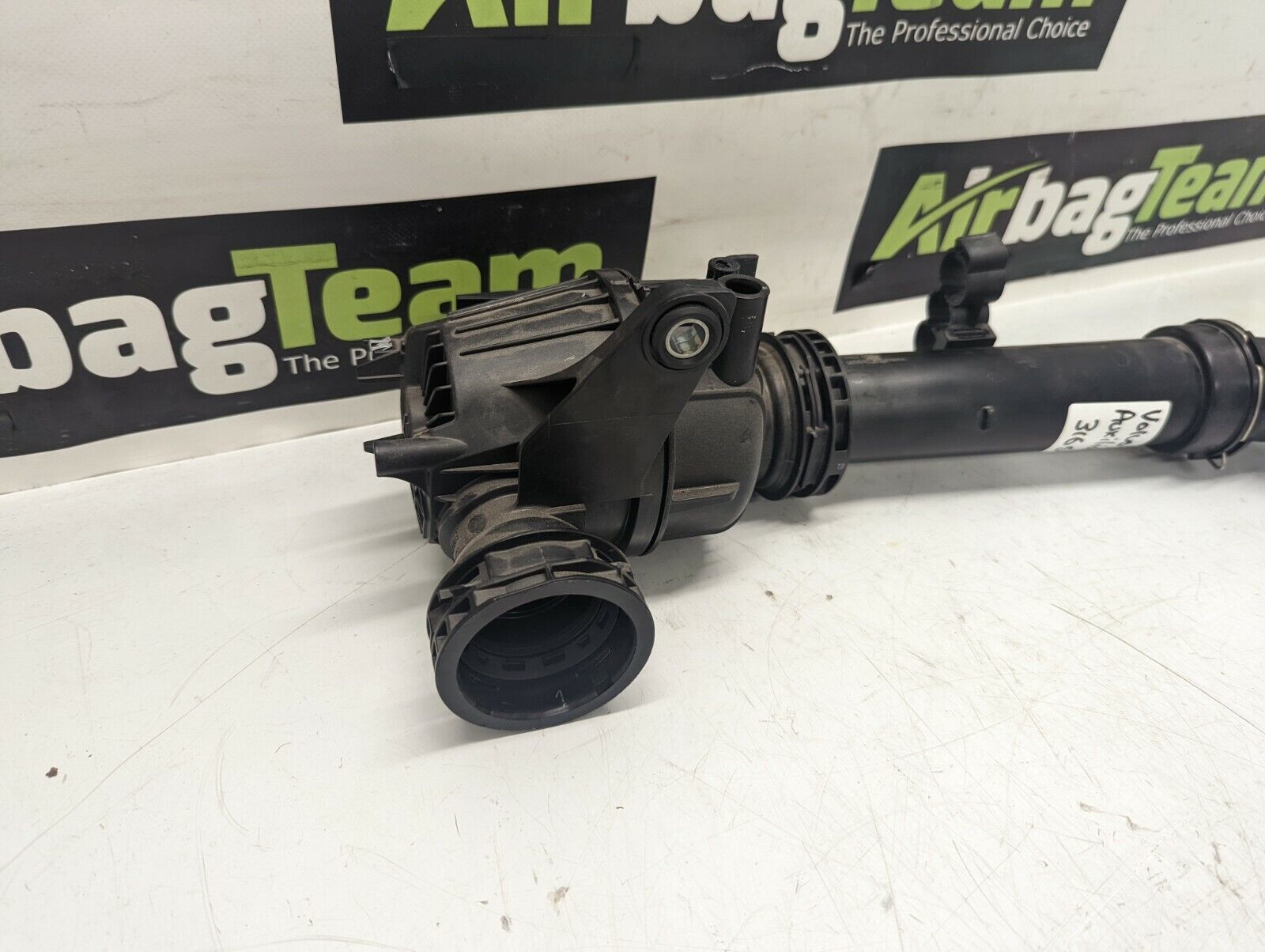 Volvo-XC40-XC60-XC90-2018-On-20L-Auxiliary-Tank-Pipe-31657534-255378040829-2