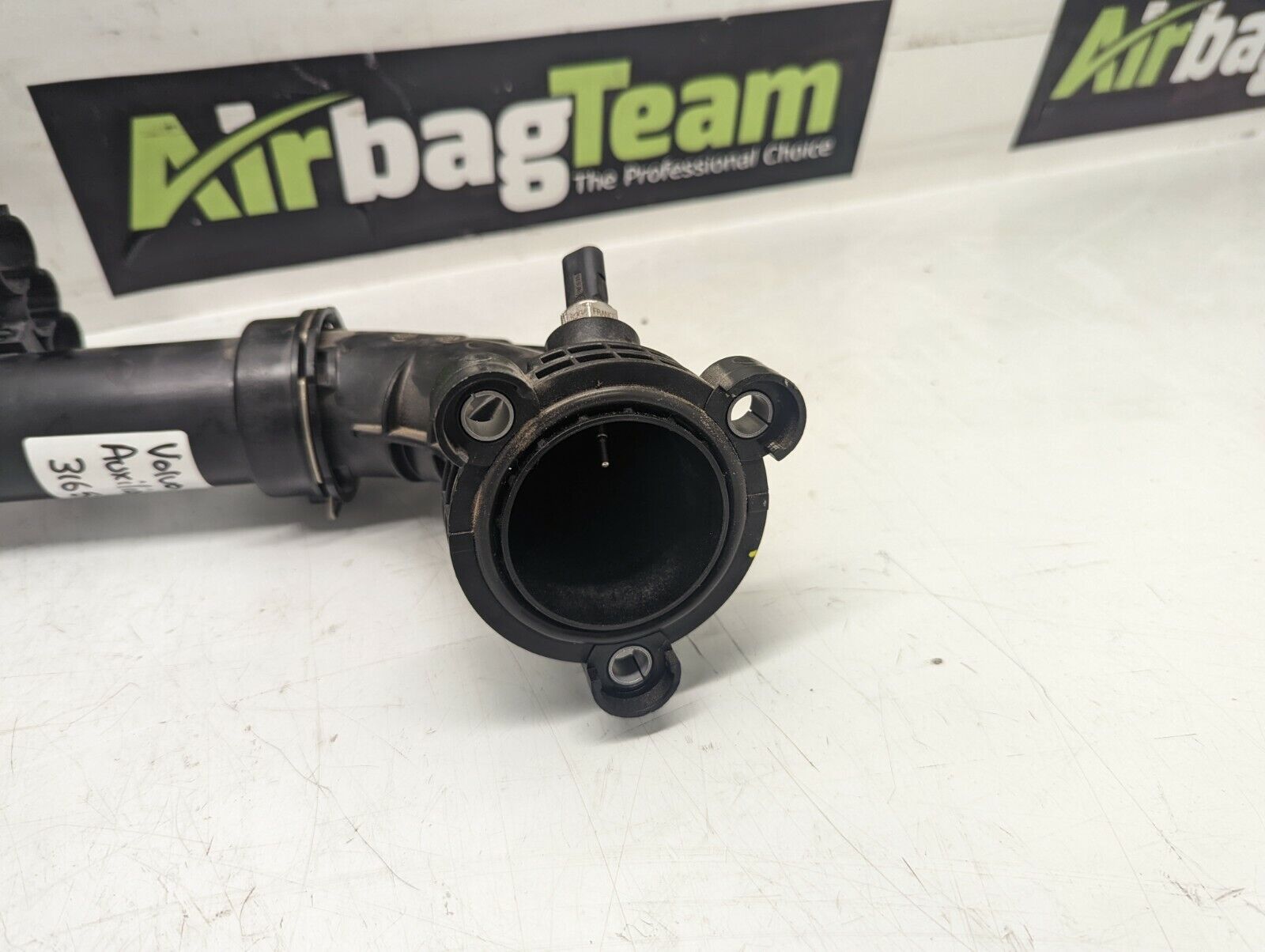 Volvo-XC40-XC60-XC90-2018-On-20L-Auxiliary-Tank-Pipe-31657534-255378040829-3